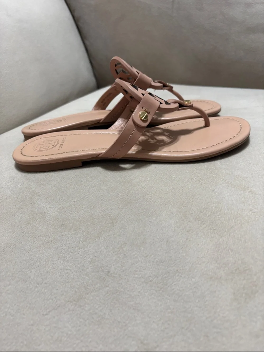 Tory Burch Nude Blush Logo Thong Sandals - Picture 9 of 11